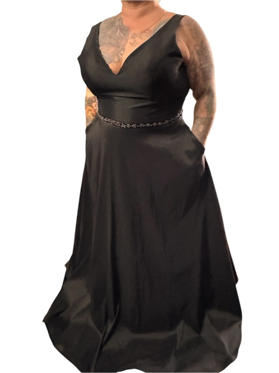 Clarisse Dresses & Skirts - Clarisse Black V-Neck A-Line Prom Dress with Beaded Waist